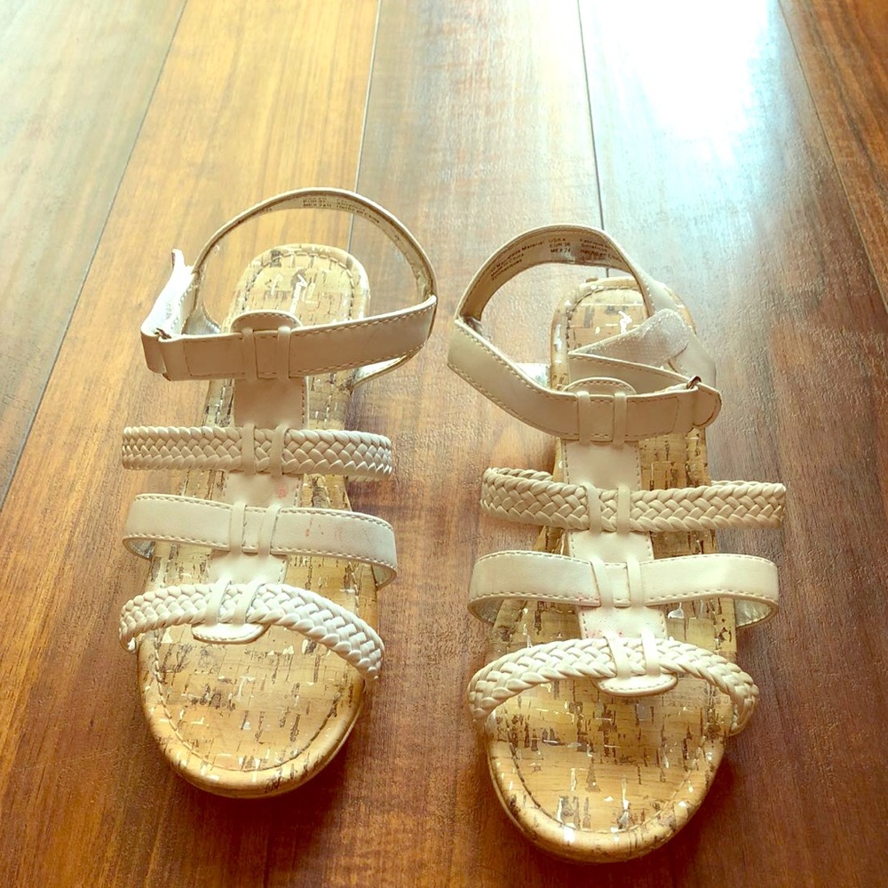 White sandals for girls 💕